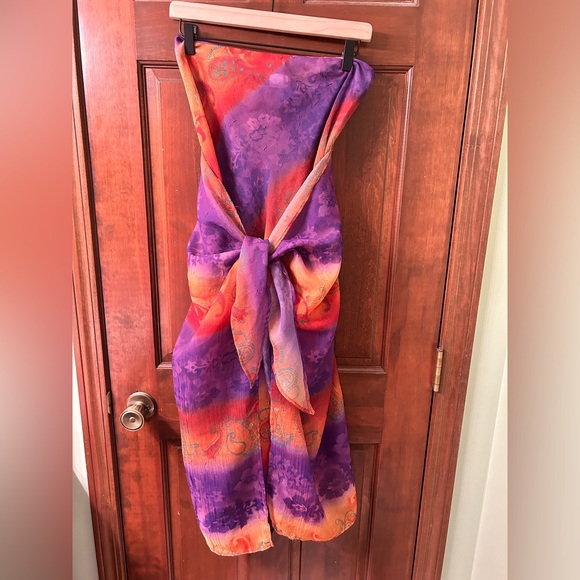 VON SAKEN VTG Sarong with adjustable panel. Size L. 100 percent polyester - Picture 2 of 9